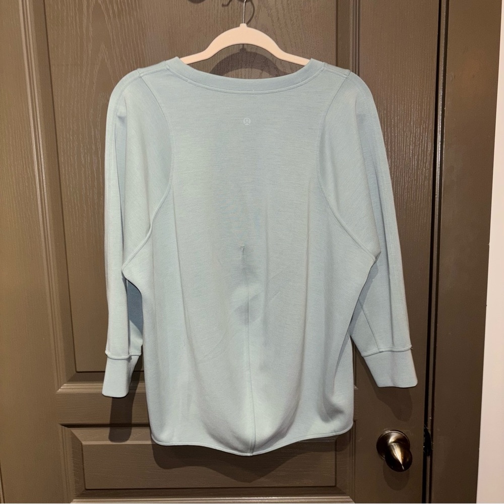 Lululemon Softstreme Draped-Back Crew
Silver Blue - Picture 11 of 13